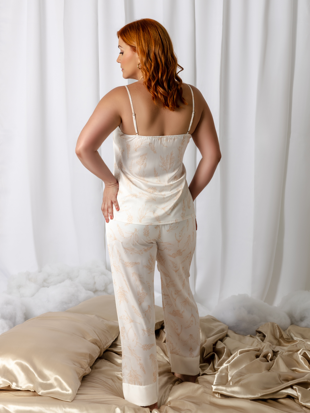 Pijama Mujer Satinada Ivory Serenity – Set de 3 Piezas con Kimono, Top y Pantalón Largo