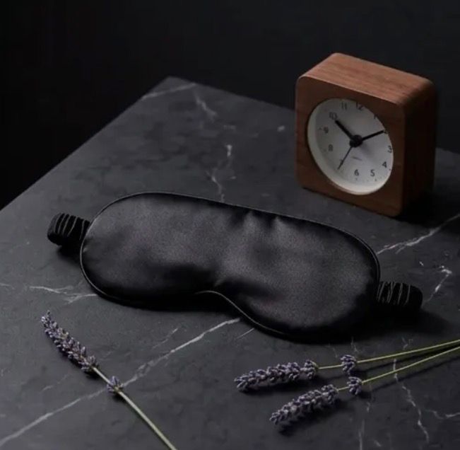 Antifaz Satinado para Dormir: Sueño de Seda